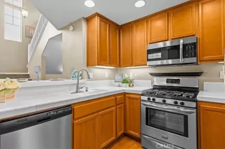 Photo #5: OC25075068 Listing