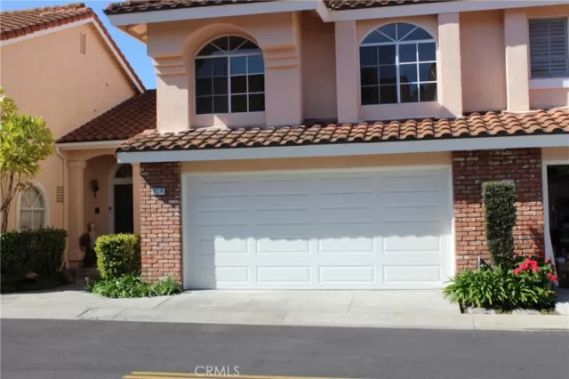 MLS: OC25075153 Condo For Sale