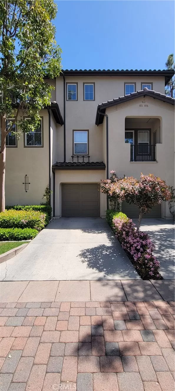 MLS: OC25075311 Condo For Sale