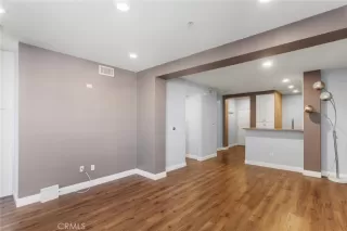 Photo #5: OC25075532 Listing 