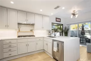 Photo #4: OC25075655 Listing