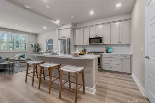 Photo #5: OC25075996 Listing 