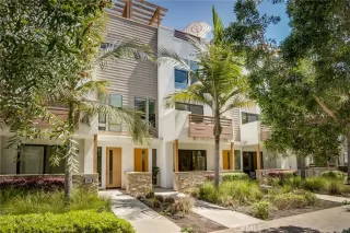 Photo #6: OC25076186 Listing 