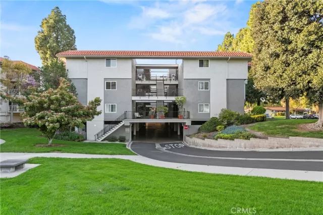 MLS: OC25076402 Condo For Sale