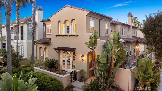 MLS: OC25076571 Condo For Sale