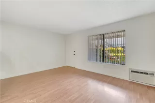 Photo #4: OC25076729 Listing