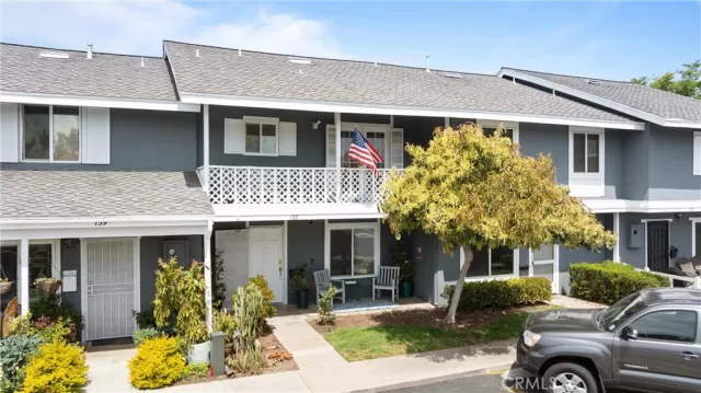 MLS: OC25076987 Condo For Sale