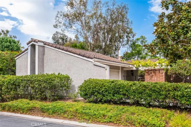 MLS: OC25077098 Condo For Sale