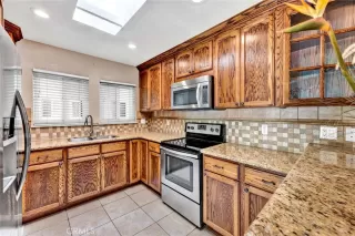 Photo #6: OC25077154 Listing 