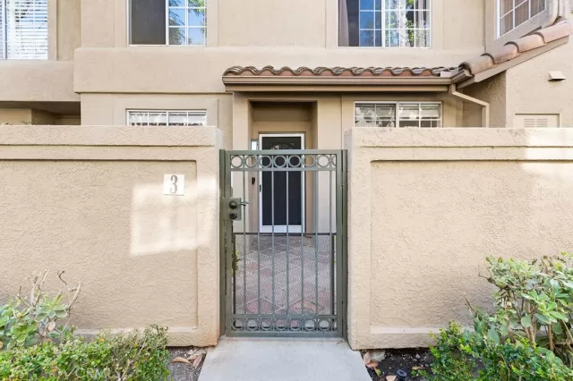 MLS: OC25077254 Condo For Sale