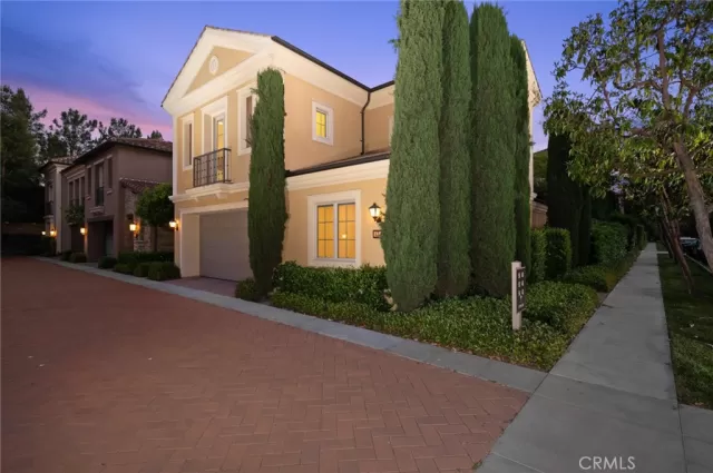 MLS: OC25078592 Condo For Sale