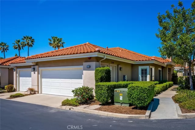 MLS: OC25079302 Condo For Sale