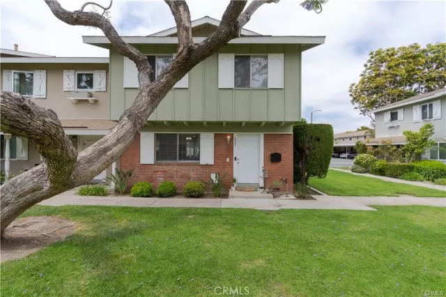 MLS: OC25079985 Condo For Sale