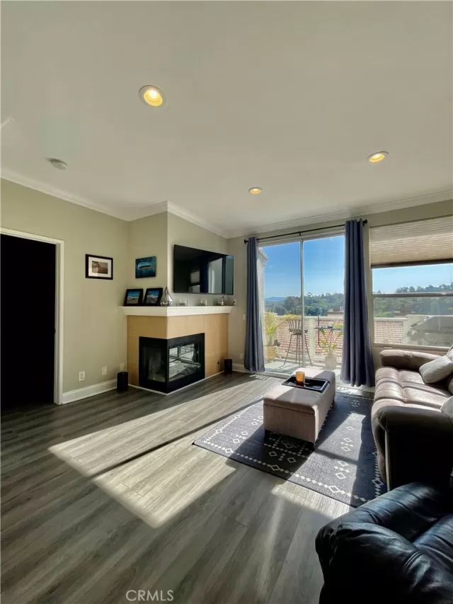 MLS: OC25080479 Condo For Sale