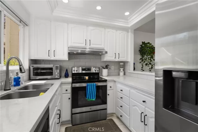 MLS: OC25080852 Condo For Sale