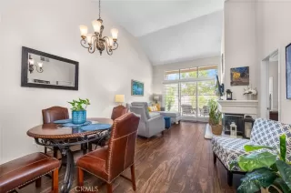 Photo #6: OC25080998 Listing