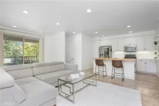 Photo #4: OC25081310 Listing 