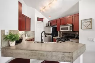 Photo #5: OC25081430 Listing