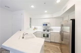 Photo #4: OC25081696 Listing 