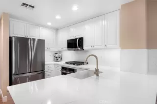 Photo #5: OC25081735 Listing