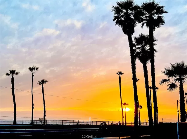 MLS: OC25081773 Condo For Sale