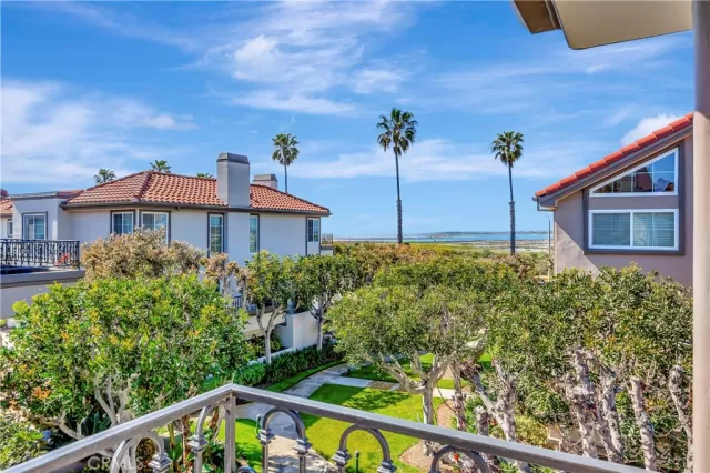 MLS: OC25081925 Condo For Sale