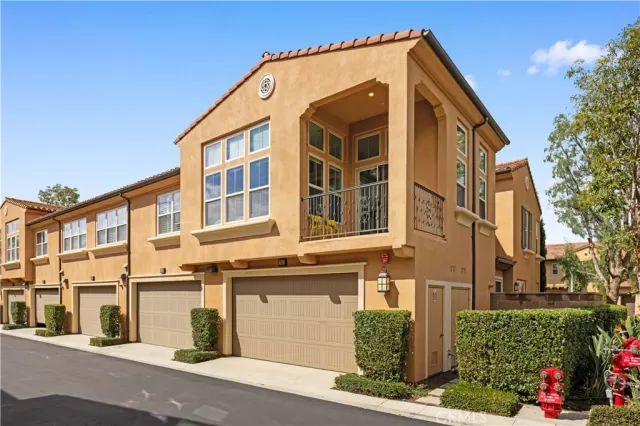 MLS: OC25082103 Condo For Sale