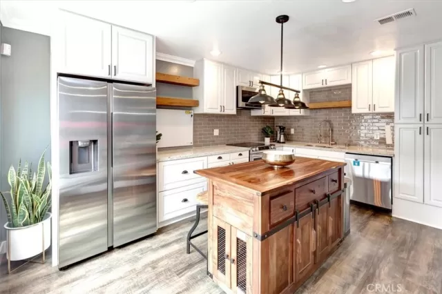 MLS: OC25082226 Condo For Sale