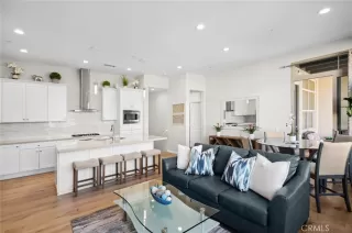 Photo #4: OC25082369 Listing