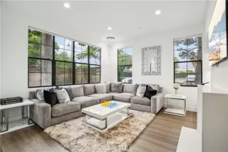 Photo #6: OC25083083 Listing 