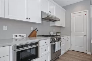 Photo #4: OC25083321 Listing