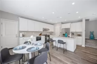 Photo #6: OC25083321 Listing