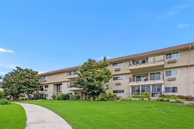 MLS: OC25083628 Condo For Sale