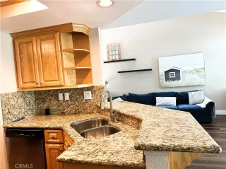 Photo #5: OC25083871 Listing