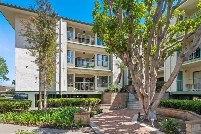 MLS: OC25085293 Condo For Sale