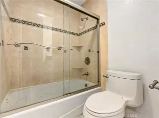 Photo #6: OC25085503 Listing 