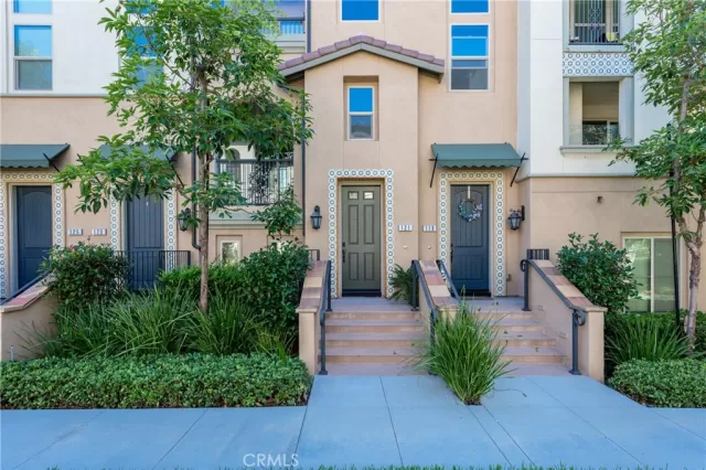 MLS: OC25086098 Condo For Sale