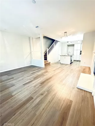 Photo #4: OC25086452 Listing 