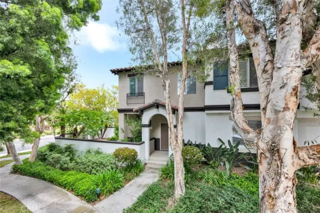 MLS: OC25087079 Condo For Sale