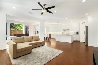 Photo #3: OC25087433 Listing