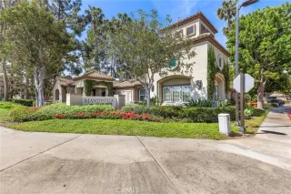 Photo #2: OC25088688 Listing 