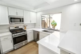 Photo #4: OC25088942 Listing 