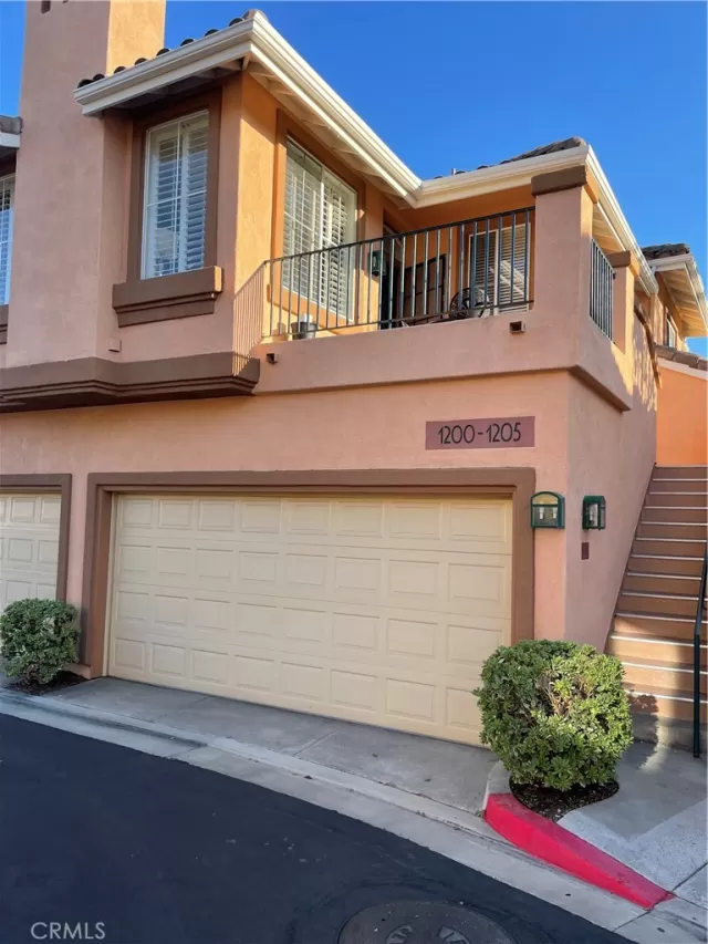 MLS: OC25090064 Condo For Sale