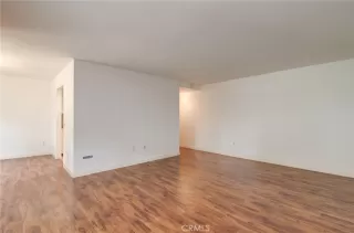 Photo #4: OC25090302 Listing 