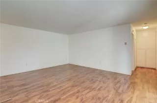 Photo #6: OC25090302 Listing 