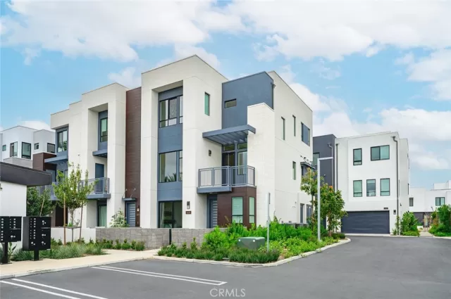 MLS: OC25090664 Condo For Sale