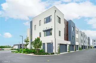 Photo #5: OC25090664 Listing 