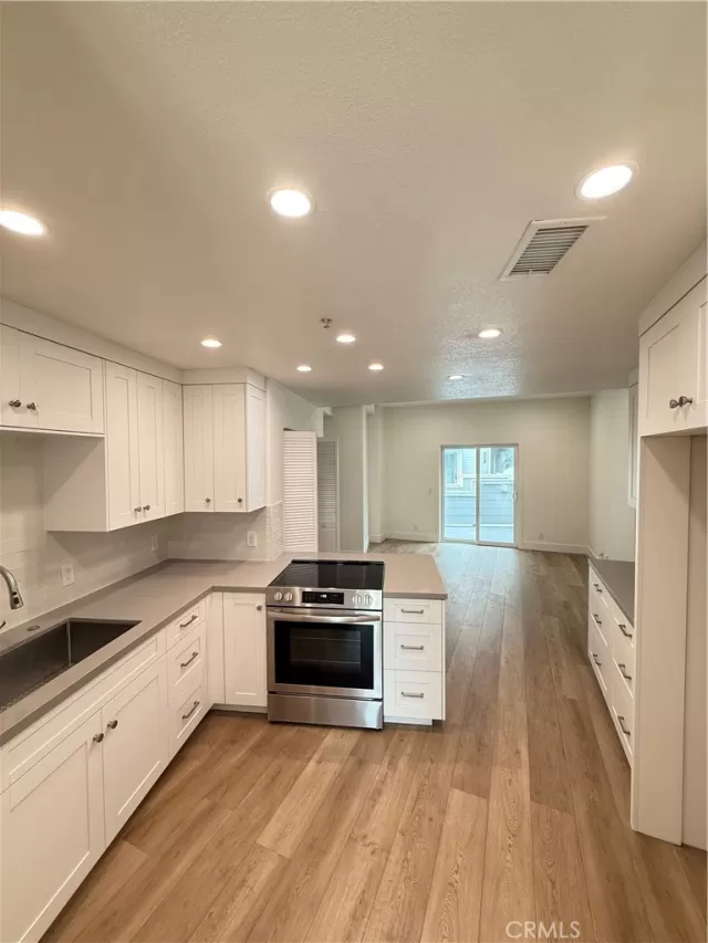 MLS: OC25091355 Condo For Sale