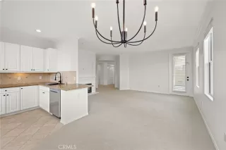 Photo #6: OC25091427 Listing