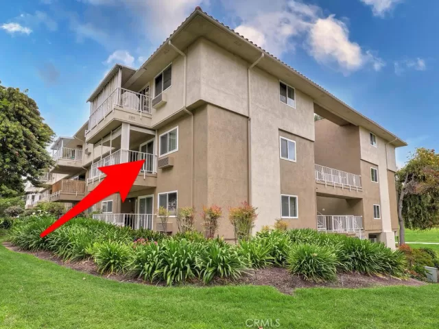 MLS: OC25091549 Condo For Sale